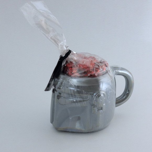 Disney Star Wars Mandalorian Ceramic Mug with Hard Candy by Galerie New Sealed - Picture 3 of 7